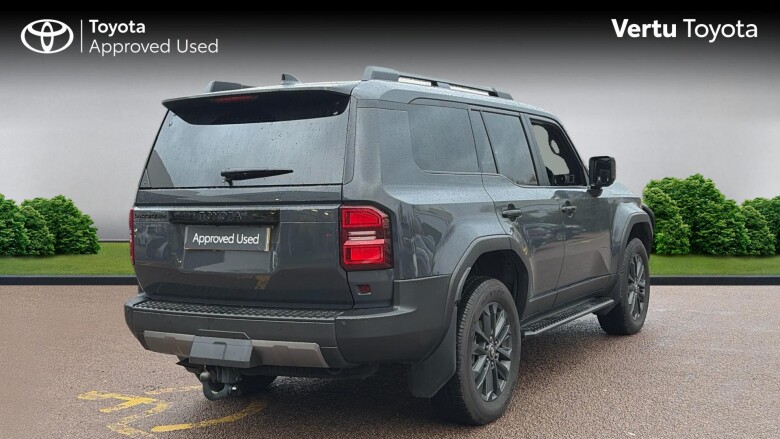 Toyota Land Cruiser 2.8 D-4D 204 Invincible 5dr Auto [7 Seat] Diesel Station Wagon